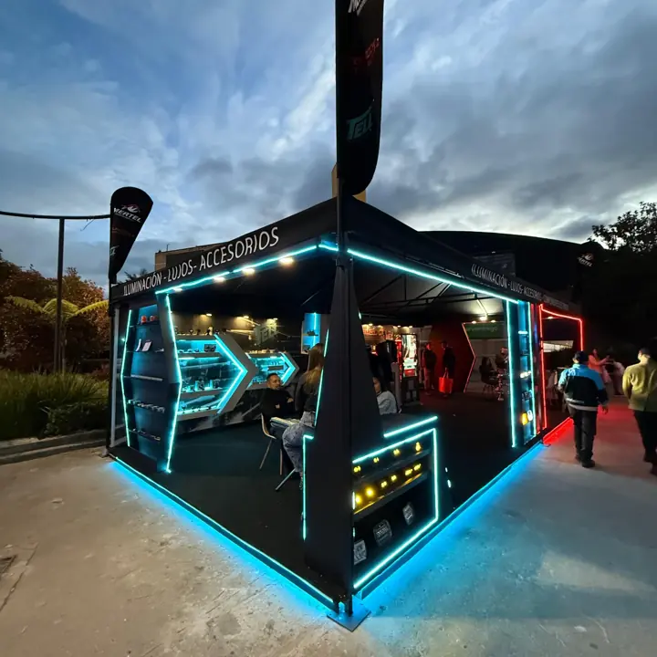 Stand para eventos con iluminación LED azul